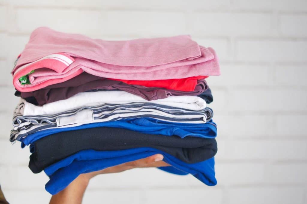 can you wash towels with clothes